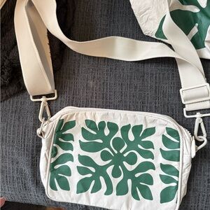 Aloha Collection White and Green Leaf Print Crossbody Bag